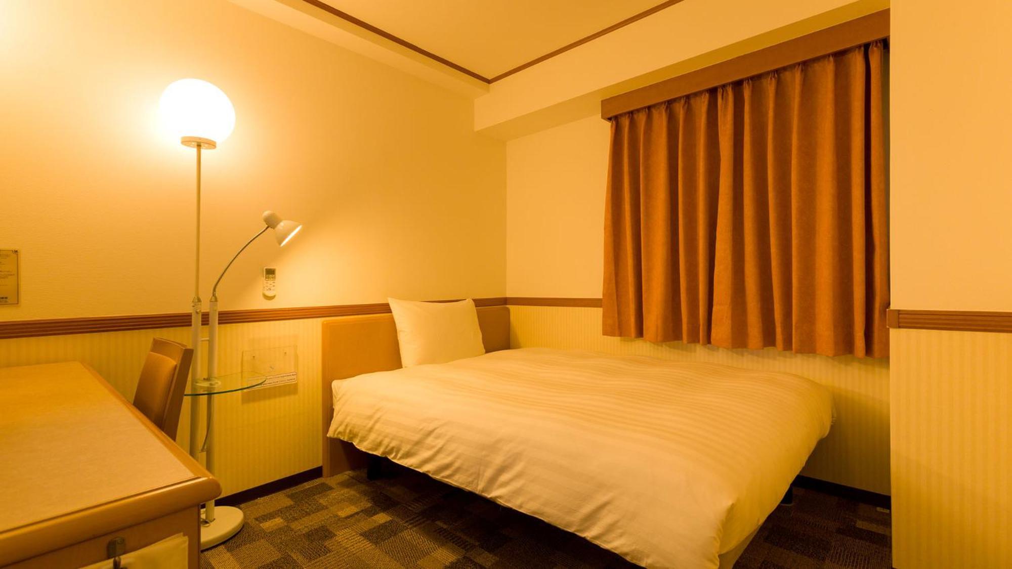 Toyoko Inn Kobe Sannomiya-Eki Higashi Pokoj fotografie