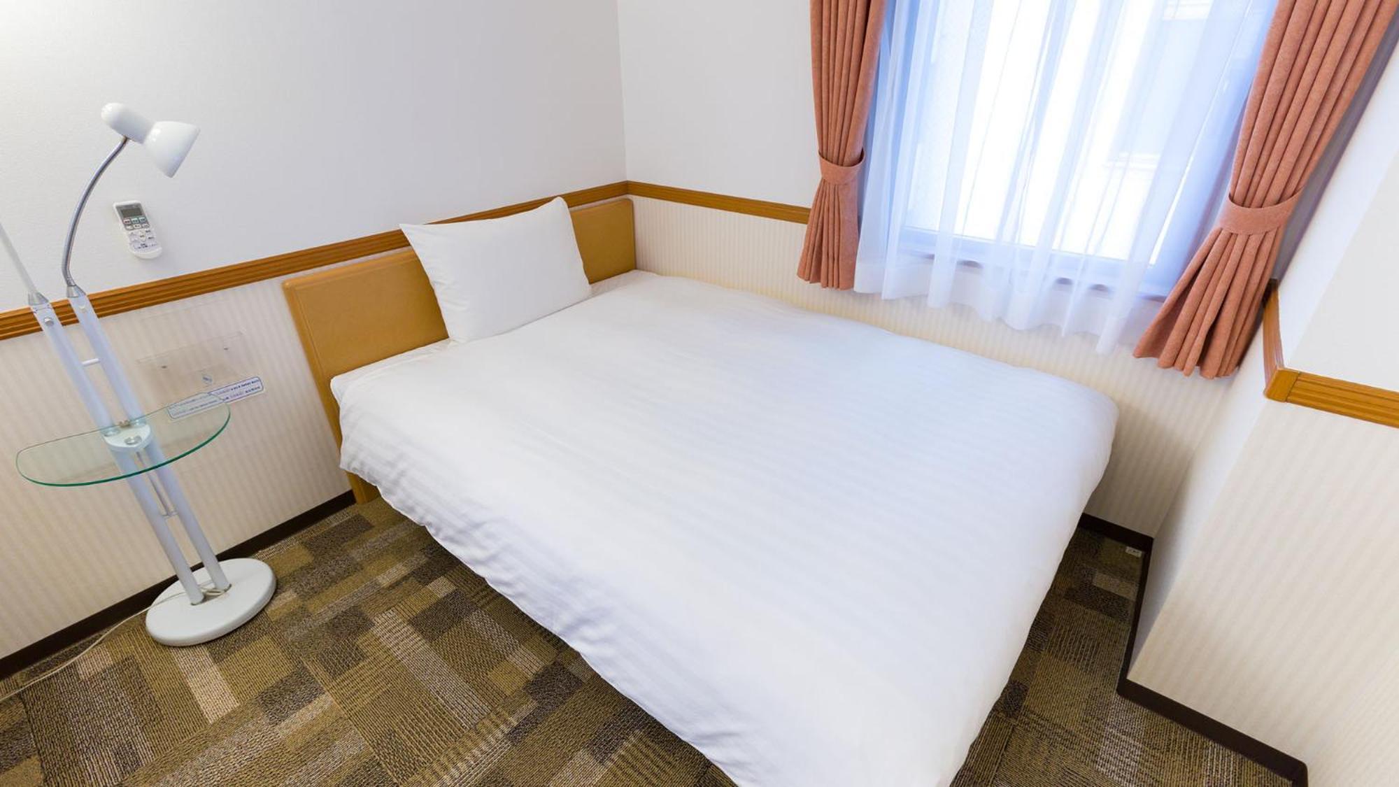 Toyoko Inn Kobe Sannomiya-Eki Higashi Pokoj fotografie